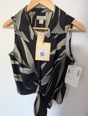 Tommy Bahama Women’s Black & Olive Leaf Tie-Front Sleeveless Top